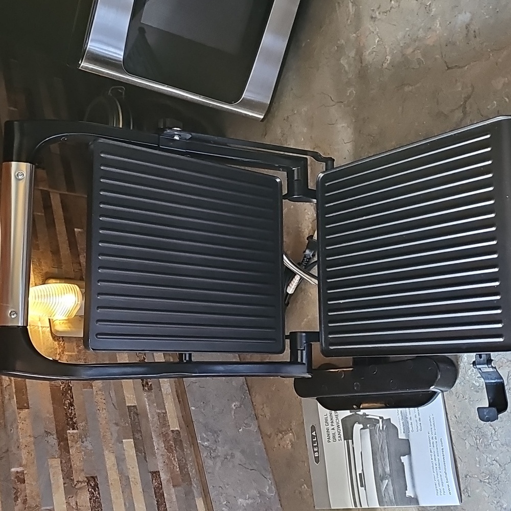 Bella Panini Grill - Picture 9 of 12